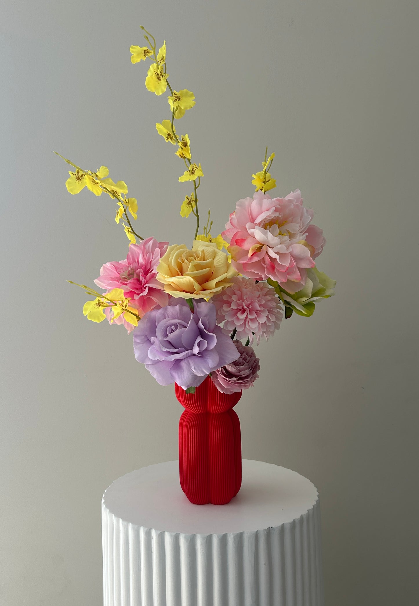 Small Luxe Faux Floral Arrangement & 3D Printed Vase